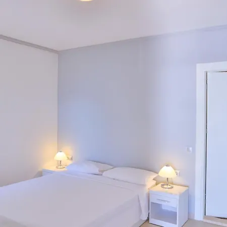 1 4* Kaş